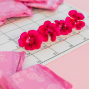 Congelar óvulos interfere no ciclo menstrual ou na reserva ovariana? Entenda por que o procedimento é seguro e não antecipa a menopausa.