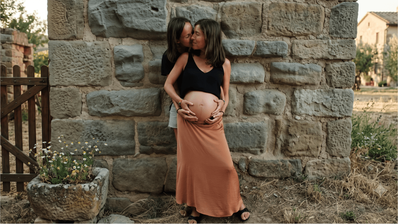 Entenda como casais homoafetivos femininos podem formar família com reprodução assistida, FIV, inseminação e gestação compartilhada. - Clinica de reprodução humana Florianópolis